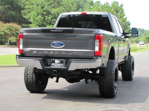 Used 2018 Ford F250 XLT image 12