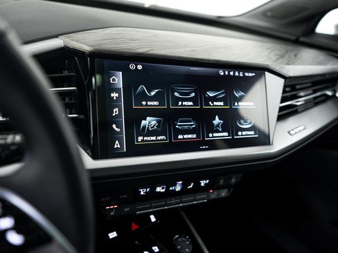 Certified 2024 Audi Q4 e-tron Prestige w/ Black Optic Package AWD/4WD image 14