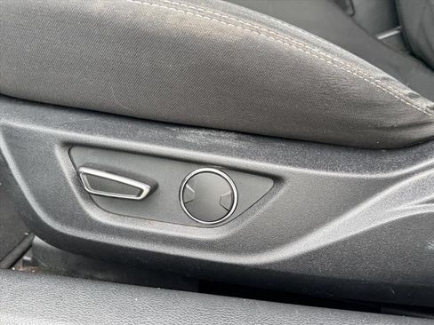 Used 2017 Ford Mustang Coupe RWD image 13