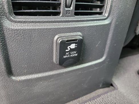 Used 2017 Nissan Titan SL w/ Texas Titan Edition image 8