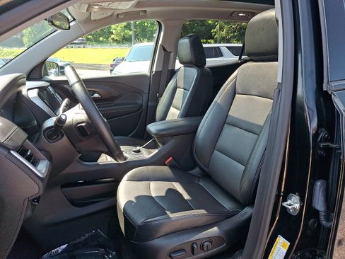 Used 2024 GMC Terrain SLT w/ Infotainment Package II AWD/4WD image 14