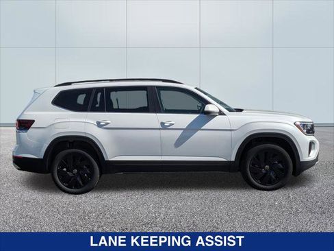 New 2026 Volkswagen Atlas SE image 6