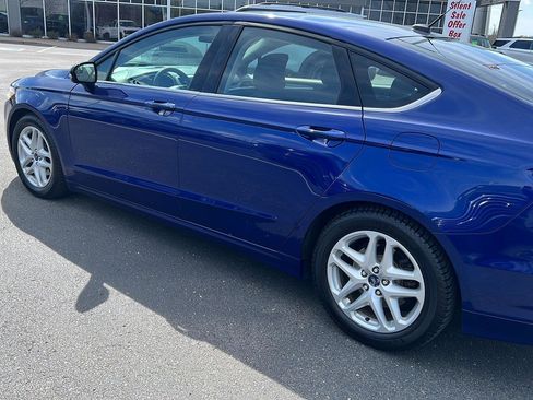 Used 2016 Ford Fusion SE image 10