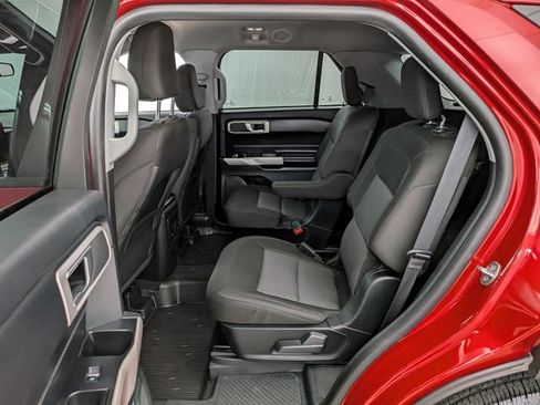 Certified 2023 Ford Explorer XLT w/ Class IV Trailer Tow Package AWD/4WD image 15
