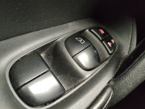 Used 2019 Nissan Rogue SV AWD/4WD image 27