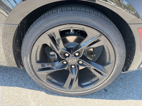Used 2020 Chevrolet Camaro LT image 11