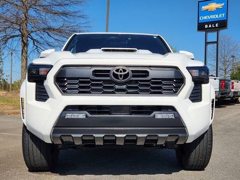 Used 2024 Toyota Tacoma TRD Sport AWD/4WD image 8