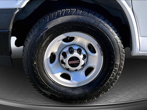 Used 2023 GMC Savana 3500 w/ Driver Convenience Package image 32