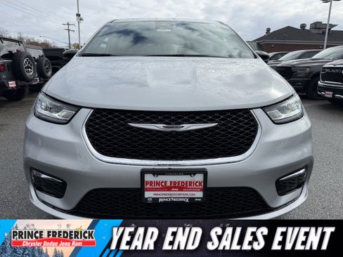 New 2026 Chrysler Pacifica Select image 8