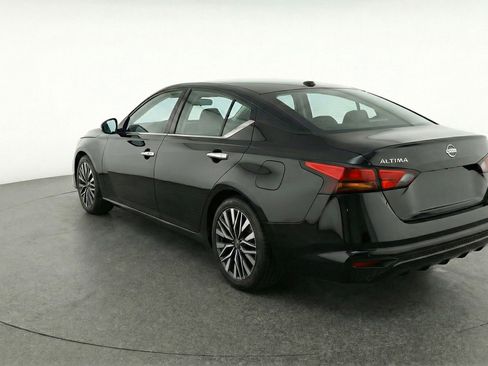 Used 2025 Nissan Altima 2.5 SV image 6