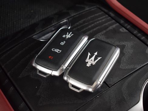 Certified 2023 Maserati Grecale Modena image 42