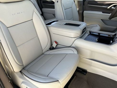 Used 2024 GMC Yukon XL Denali w/ Max Trailering Package image 29