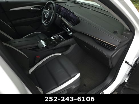 Used 2025 Buick Envision Sport Touring AWD/4WD image 38