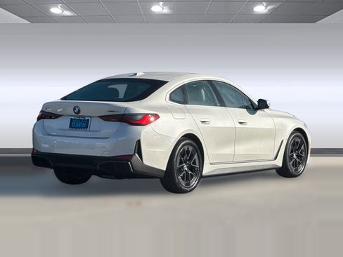 Used 2025 BMW i4 xDrive40i image 9