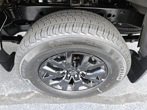 New 2026 Nissan Frontier SV w/ SV Convenience Package image 8