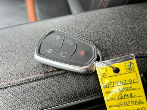 Used 2022 GMC Sierra 2500 AT4 w/ AT4 Preferred Package image 30