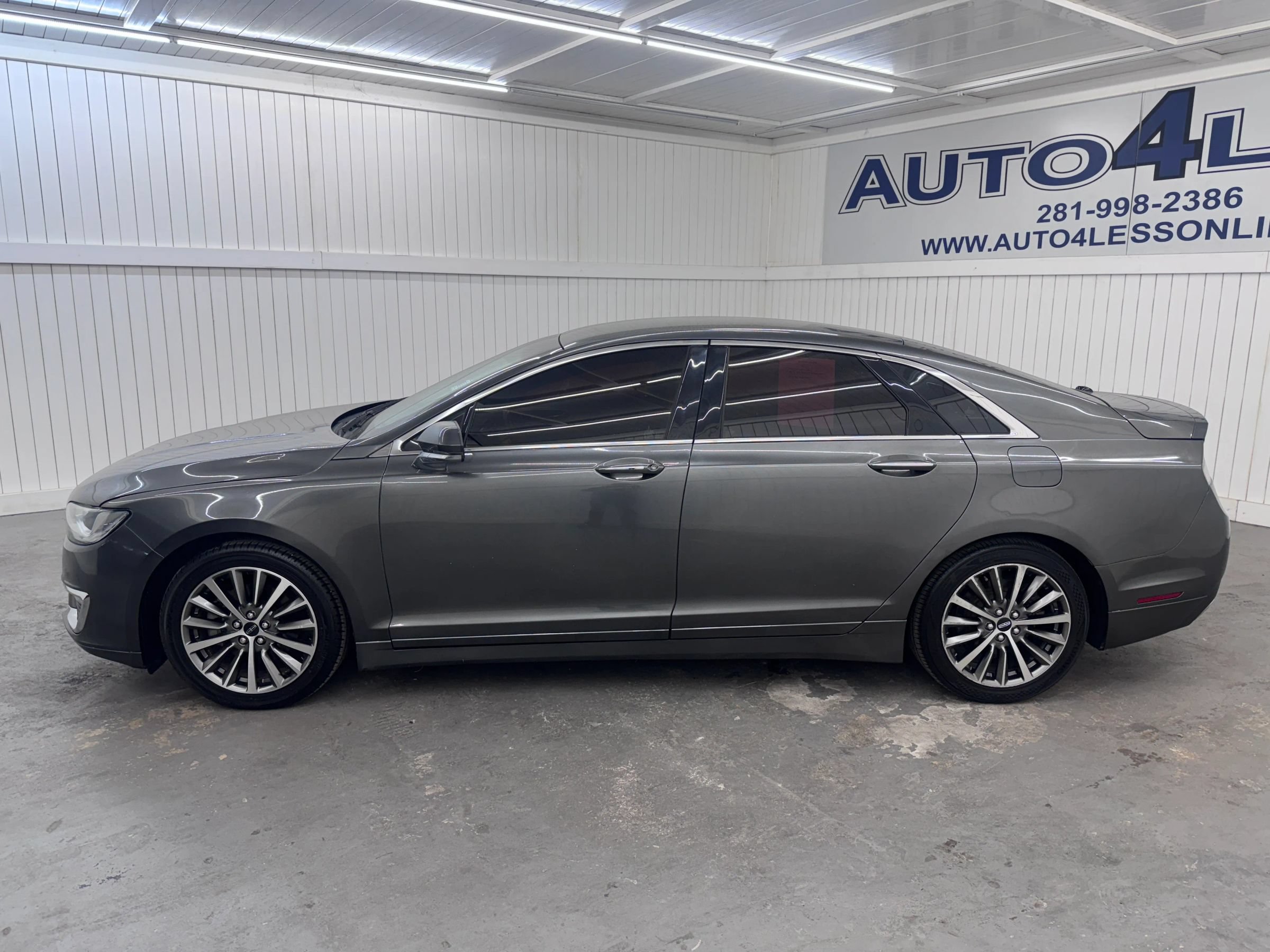 Used 2020 Lincoln MKZ FWD image 8