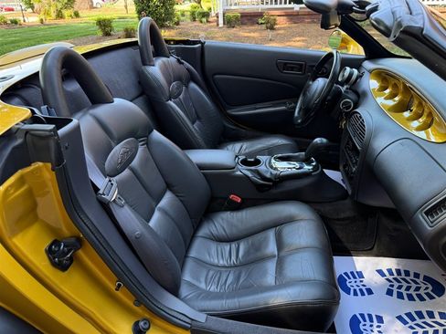 Used 2002 Chrysler Prowler image 61