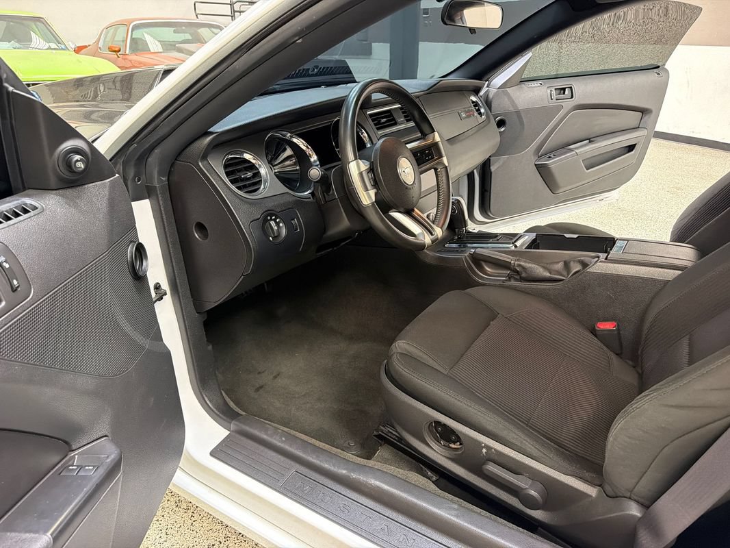 Used 2014 Ford Mustang GT RWD image 22