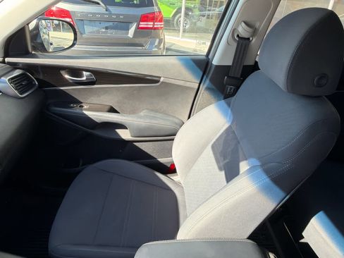 Used 2019 Kia Sorento LX w/ LX Convenience Package image 35