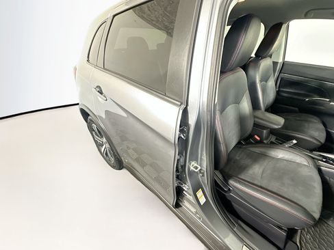Used 2022 Mitsubishi Outlander Sport SE FWD image 28