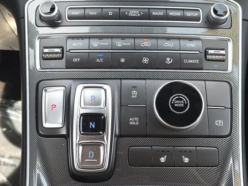 Certified 2023 Hyundai Santa Fe SEL w/ Premium Package FWD image 17
