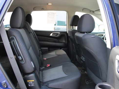 Used 2020 Nissan Pathfinder SV AWD/4WD image 15