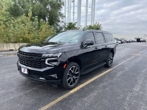 Used 2023 Chevrolet Suburban RST w/ Luxury Package image 1