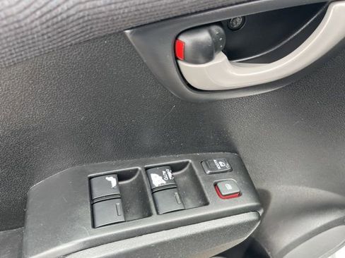 Used 2013 Honda Fit image 17