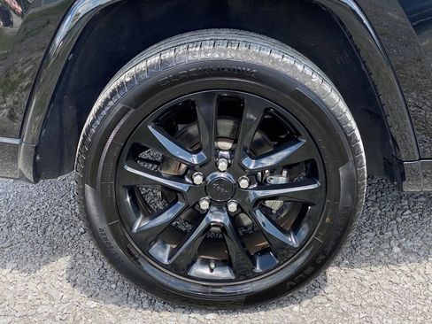 Used 2021 Jeep Grand Cherokee Laredo X AWD/4WD image 9