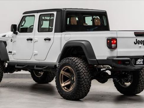 Used 2026 Jeep Gladiator Sport image 9