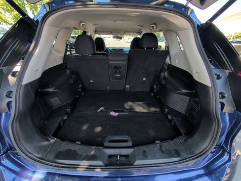 Used 2018 Nissan Rogue SV AWD/4WD image 14