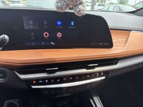 Used 2024 Cadillac XT4 Premium Luxury image 7