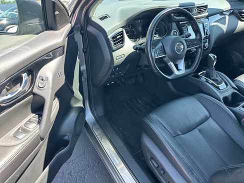 Used 2022 Nissan Rogue Sport SL w/ Premium Package AWD/4WD image 9