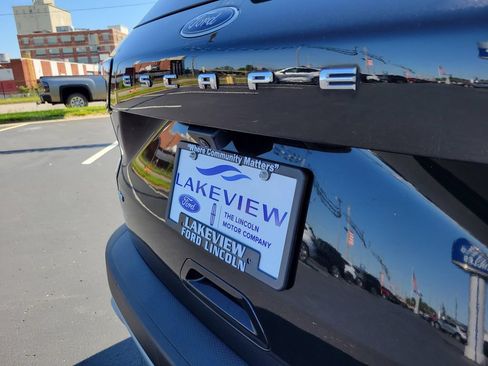 Certified 2022 Ford Escape SE w/ Cold Weather Package AWD/4WD image 24