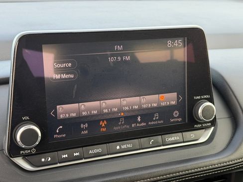 Certified 2025 Nissan Rogue SV FWD image 23