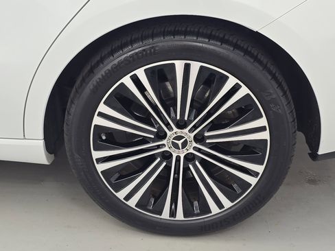 Used 2023 Mercedes-Benz CLA 250 4MATIC image 33