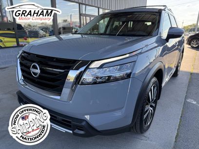 Used 2024 Nissan Pathfinder Platinum w/ Cargo Package