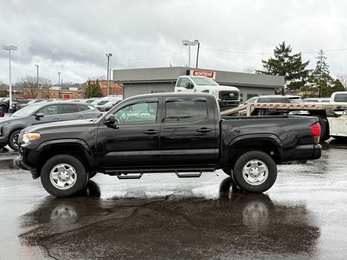 Used 2023 Toyota Tacoma SR image 6