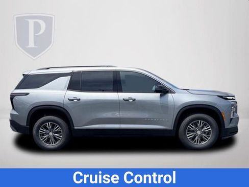 New 2026 Chevrolet Traverse LT w/ Driver Confidence Package AWD/4WD image 5