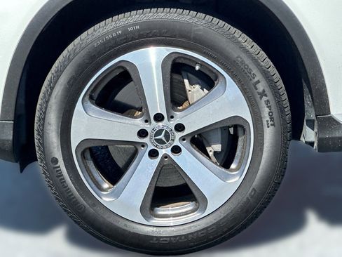 Used 2022 Mercedes-Benz GLC 300 4MATIC image 11