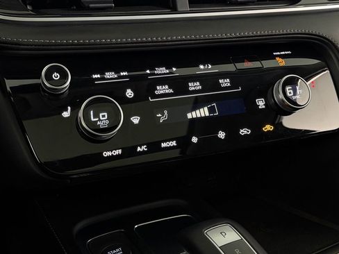 Used 2025 INFINITI QX60 Pure image 17