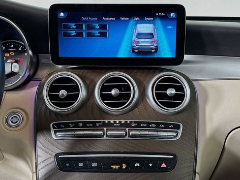 Used 2021 Mercedes-Benz GLC 300 image 13