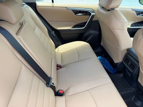 Used 2023 Toyota RAV4 XLE Premium FWD image 19