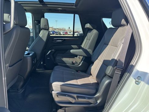 Used 2025 Chevrolet Tahoe High Country AWD/4WD image 21