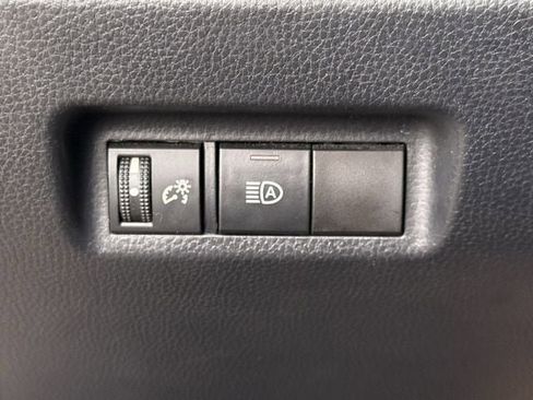 Used 2020 Toyota RAV4 LE w/ All Weather Liner Package AWD/4WD image 23