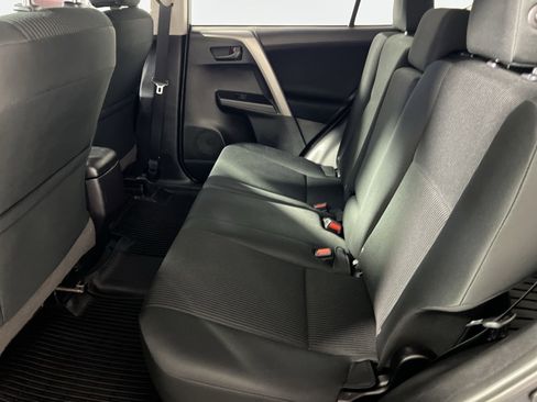 Used 2018 Toyota RAV4 LE image 24