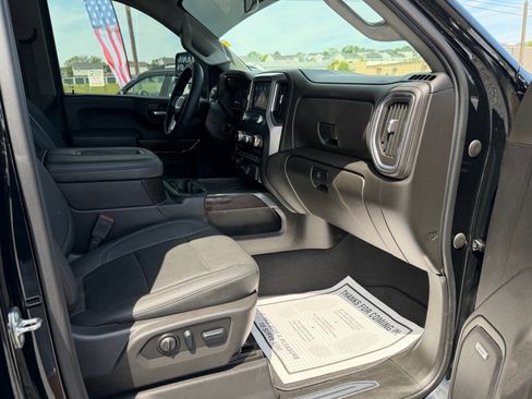 Used 2022 GMC Sierra 3500 SLT w/ SLT Preferred Package AWD/4WD image 29