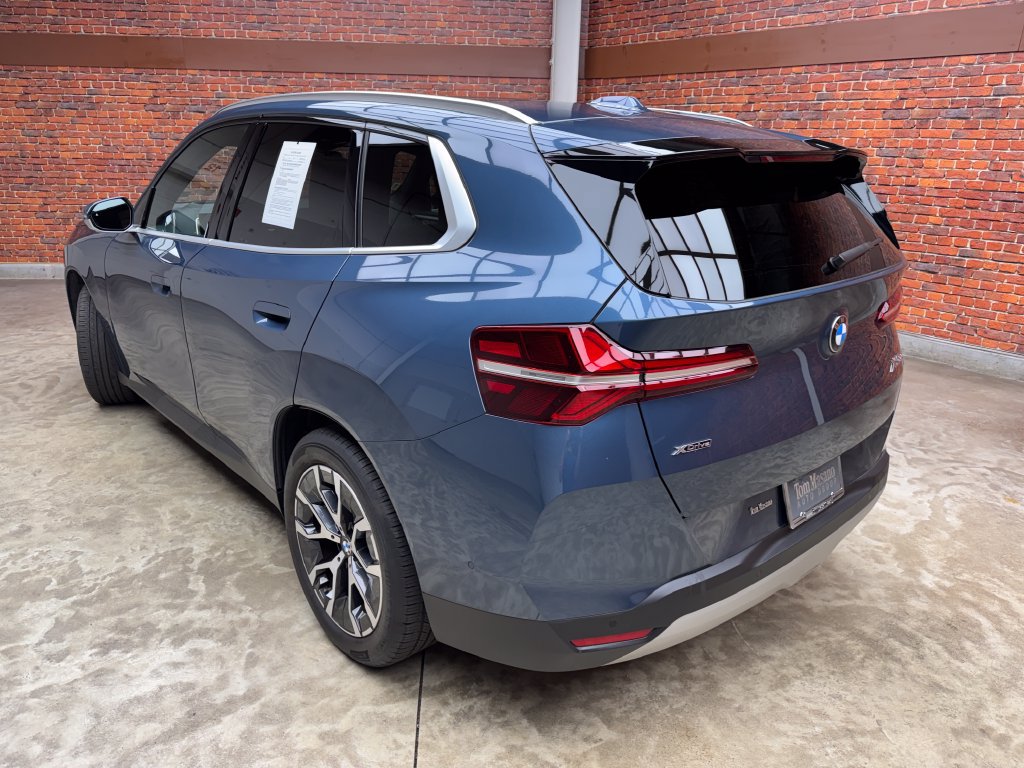 Certified 2025 BMW X3 xDrive30i w/ Premium Package AWD/4WD image 2