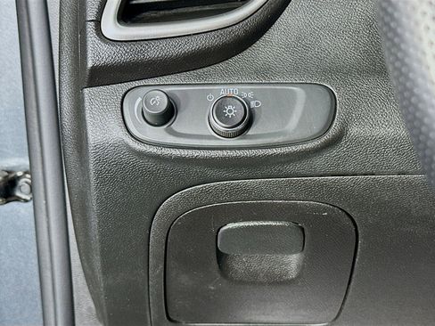 Used 2017 Chevrolet Trax LT FWD image 10